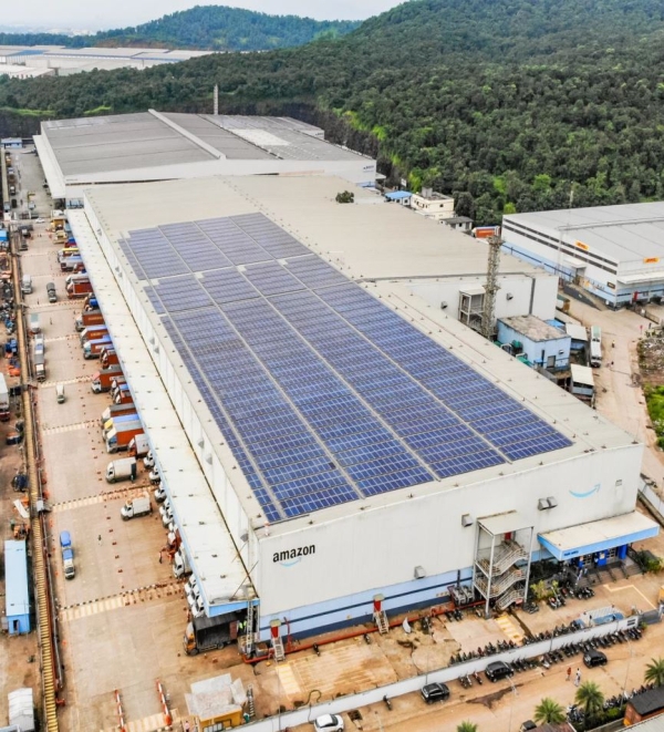 The photo shows Amazon's fulfillment center in Mumbai, India. Mirae Asset Global Investments' subsidary in India made a 28 billion won investment in the center through a private equity fund.