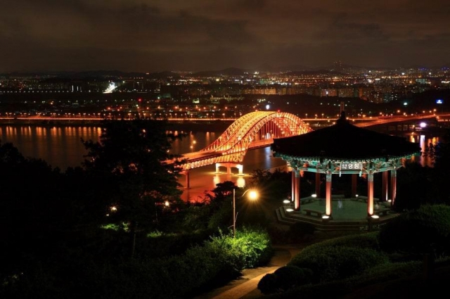 Night view of Seoul from a vantage point at Haengju Sanseong (Yonhap)