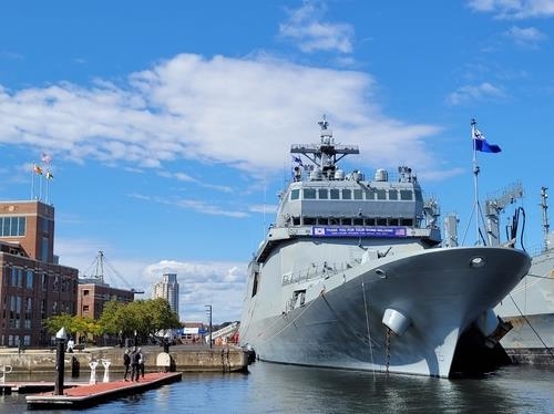 South Korean warships -- ROKS Hansando (ATH-81) (left), a training ship, and ROKS Hwacheon (AOE-59), a combat support ship -- are docked at the Port of Baltimore in Maryland on Monday. (Yonhap)