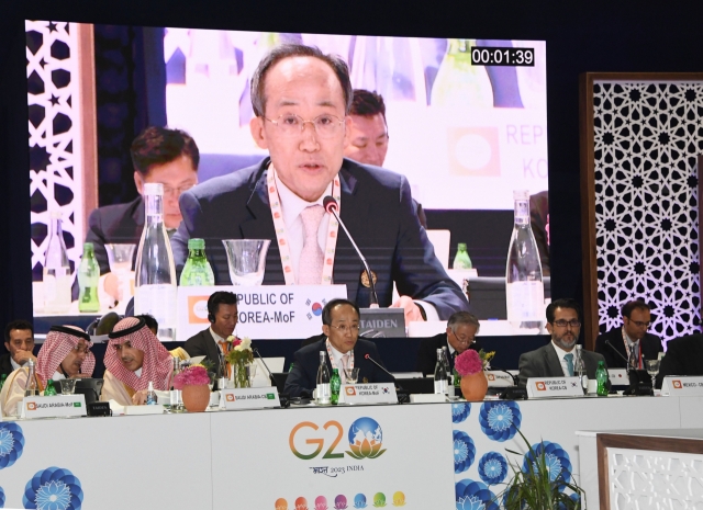 South Korean Finance Minister Choo Kyung-ho (center, on the screen), speaks during a session of the G20 Finance Ministers and Central Bank Governors Meeting held in Marrakesh, western Morocco, on Thursday. (Ministry of Economy and Finance-Yonhap)