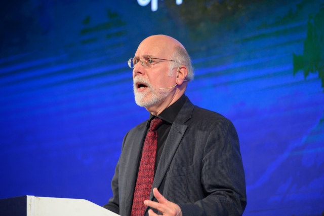 Stephen M. Kosslyn, a former Harvard University dean of social science, speaks during an AI education forum hosted by Taejae University in Yonsei University in Seoul on Monday. (Taejae University)