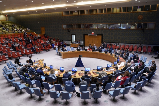 Hwang Joon-kook, the South Korean ambassador to the United Nations, speaks during a meeting of the United Nations Security Council to discuss the human rights situation in North Korea on Aug.18 at the United Nations headquarters in New York, (AP-Yonhap)