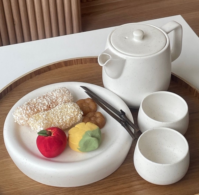 Flower cake and tea set at Sonsudam (Sonsudam)