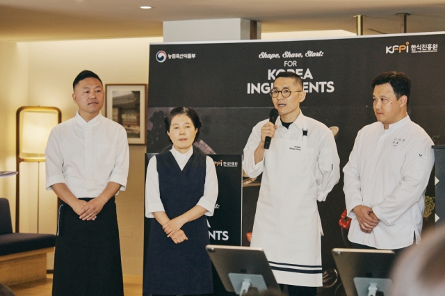 From left: Korean contemporary restaurant Onjium head chef Park Sung-bae, Onjium food studio head artisan Cho Eun-hee, Mingles head chef Kang Min-goo and Joo Ok head chef Shin Chang-ho speak during the Korean Food Promotion Institution's 