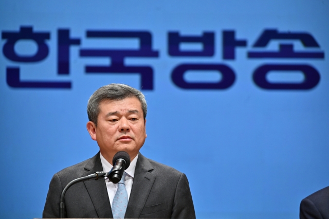 Park Min, new KBS President Park Min, speaks at a press conference held at KBS Art Hall in Yeongdeungpo-gu, western Seoul, Tuesday. (KBS)