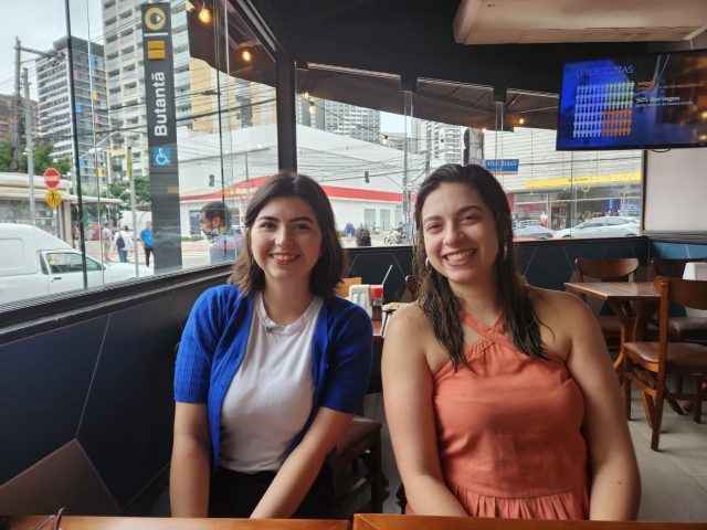 University of Sao Paulo Korean majors Lencia Squisatti Silva (left) and Bruna de Carvalho Giglio (Lee Sun-young/ The Korea Herald)