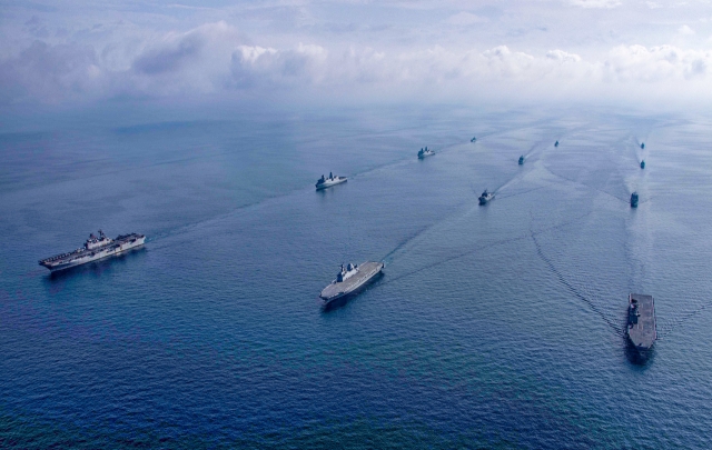 This photo shows South Korean and US naval ships participating in the Ssangyong drill in Pohang, 272 kilometers southeast of Seoul, March 21, 2023. (Newsis)