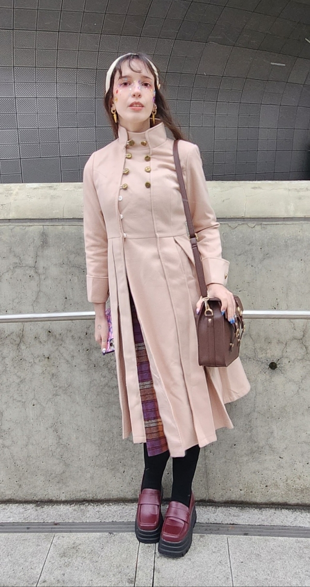 Caitlin Kantner poses for a photo during Seoul Fashion Week at Dongdaemun Design Plaza in Seoul on Monday. (Choi Si-young/The Korea Herald)