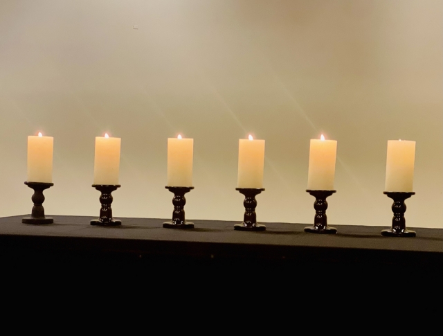 Candles lit remembering Holocaust victims during commemorative event for Holocaust victims at Goethe Institute in Yongsan-gu, Seoul. (Sanjay Kumar/The Korea Herald)