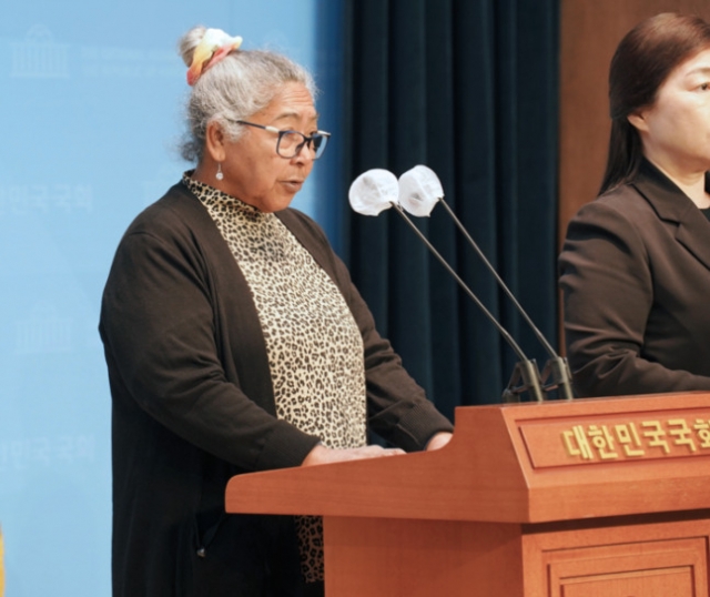 Therese Bourke, a tribal leader from the Tiwi Islands, is speaking at the National Assembly Media Center on Tuesday. Solutions for Our Climate