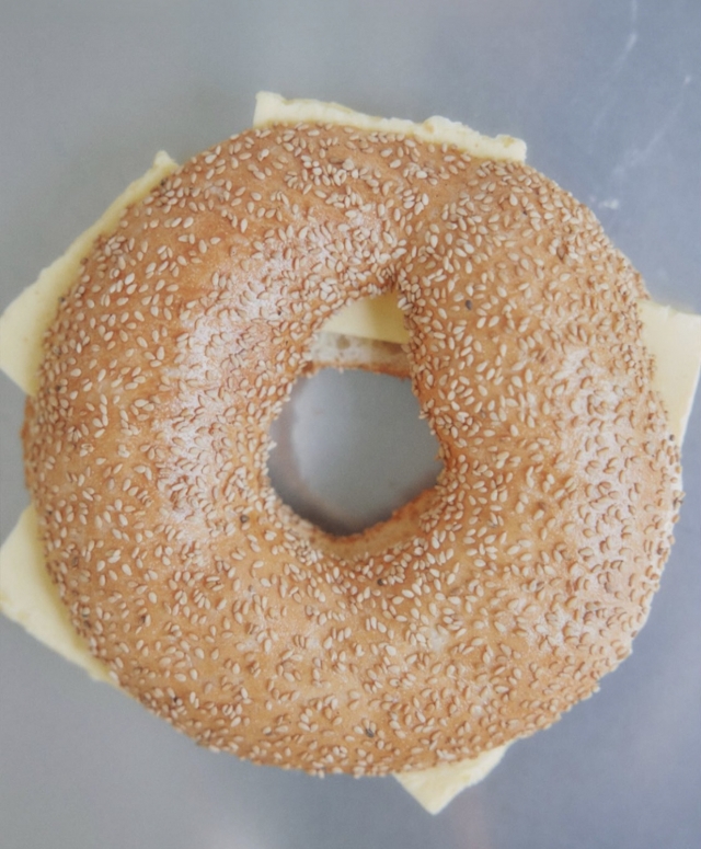 Mandong Bakery's sesame honey butter bagel (Mandong Bakery)