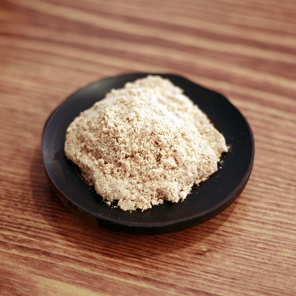 Biwon Tteokjib's signature Duteop tteok. (Biwon Tteokjib)