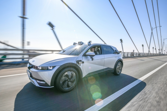 Hyundai Mobis conducts autonomous driving test on Incheon Bridge. (Hyundai Mobis)