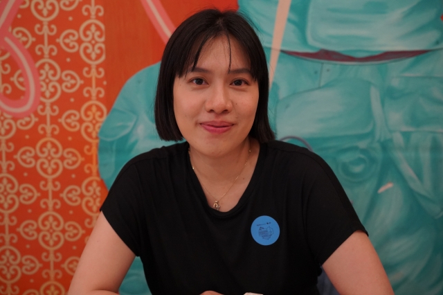 Grace Iriberri poses for photos after an interview in a cafe in Makati, central Manila, on April 16. (Lee Si-jin/The Korea Herald)