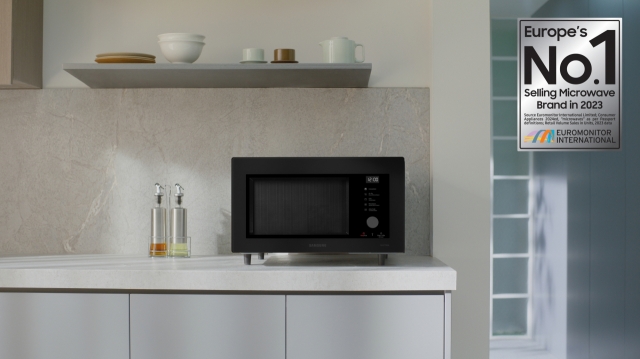 An image of Samsung Electronics' Bespoke smart microwave (Samsung Electronics)