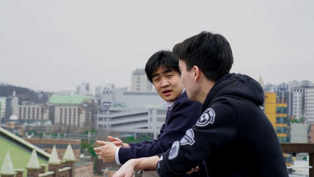 Bastiaan Flikweert and Iwan Scheer during their first meetup in Seoul (Amber Anne Roos/The Korea Herald)