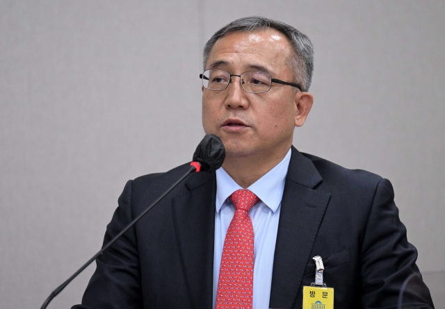 Kim Jong-cheol, the deputy chief of the Presidential Security Service, speaks during the House Steering Committee meeting of the National Assembly in November 2022. (Lee Sang-sub/The Korea Herald)