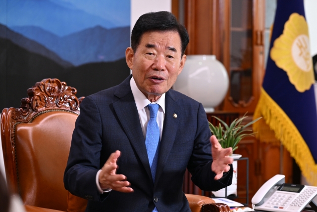 Kim Jin-pyo speaks in an interview with The Korea Herald on Wednesday, his last day as the speaker of the 21st National Assembly, at his office in Seoul. (Im Se-jun/The Korea Herald)