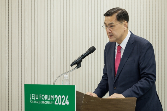 Lee Kyung-chul, high representative for UN Security Council Affairs at South Korea's Foreign Ministry, delivers his keynote speech on Thursday during the Jeju Forum. (Jeju Forum)