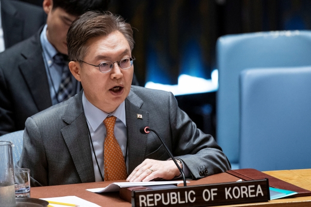 South Korea's top envoy to the United Nations Hwang Joon-kook addresses members of the United Nations Security Council during a meeting held at the UN headquarters in New York, United States, Wednesday. (Reuters-Yonhap)