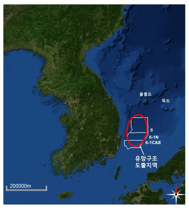 The area circled in red shows possible oil and gas reserves in the East Sea, where deep-water drilling and exploration were approved by President Yoon Suk Yeol on Monday. (Yonhap)