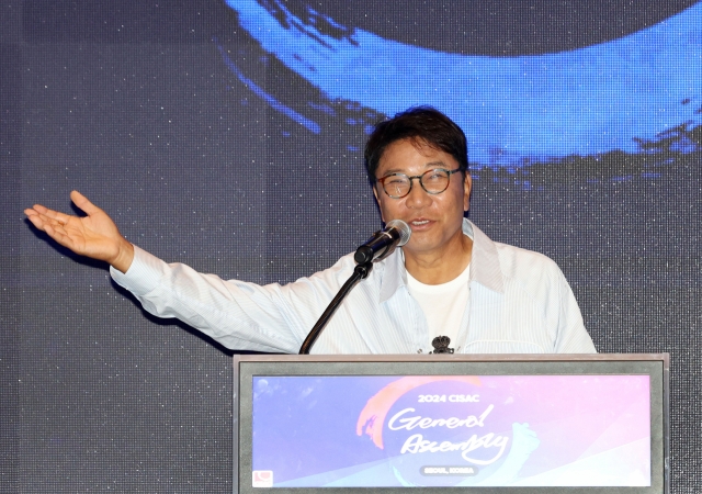 Lee Soo-man, founder and former chief producer of SM Entertainment, delivers a keynote speech at the General Assembly of the International Confederation of Societies of Authors and Composers (CISAC) in Seoul, on May 30. (Yonhap)