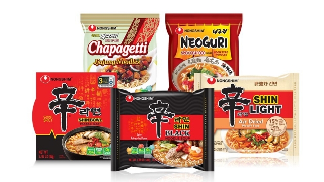 Nongshim instant noodles (from left to right, clockwise) Chapaguri, Neoguri, Shin Ramyun Air Dried, Shin Ramyun Black and Shin Ramyun (Nongshim)