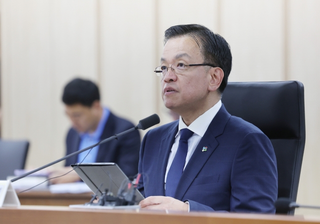 Finance Minister Choi Sang-mok speaks during an economy-related ministers' meeting in the central city of Sejong on Monday. (Yonhap)