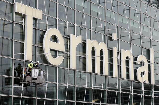 Terminal building of Incheon Airport. (Lee Sang-sub/The Korea Herald)