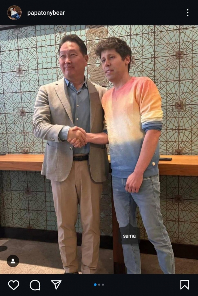 SK Group Chairman Chey Tae-won shakes hands with OpenAI CEO Sam Altman at OpenAI headquarters in San Francisco in this photo he posted on his social media on Thursday. (Yonhap)