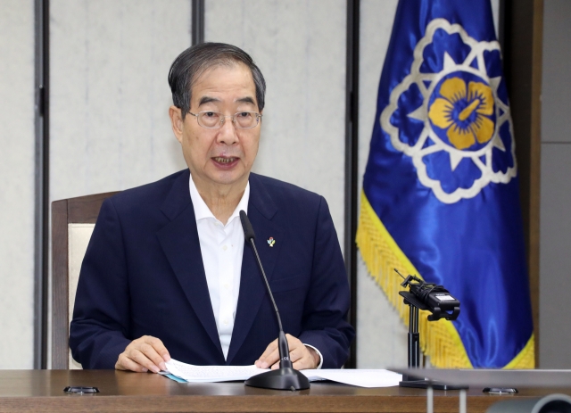 Prime Minister Han Duck-soo speaks during a meeting with ministers of the Yoon Suk Yeol administration in the de facto administrative city of Sejong on Jun. 20. (Yonhap)