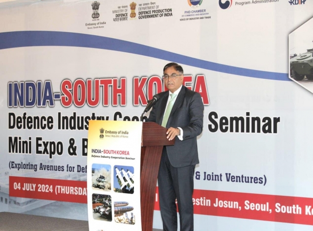 Indian Ambassador to Korea Amit Kumar speaks at “India-ROK Defense Industry Cooperation Seminar” held on Thursday in Seoul. (Embassy of India in Seoul)