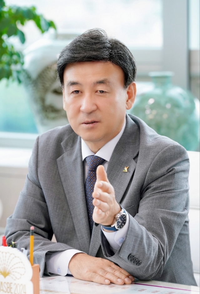 Gwangju Mayor Bang Se-hwan speaks during an interview with The Korea Herald Friday at the Gwangju City Hall. (Courtesy of Gwangju City)