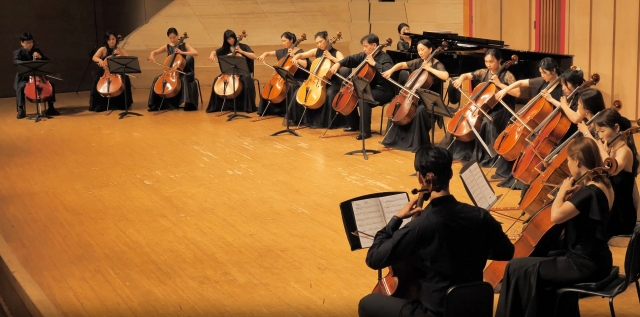 Dodo Cello Orchestra performs during a concert on June 17 at Youngsan Art Hall in Yeouido, Seoul. (Courtesy of Kim Jae-uk)