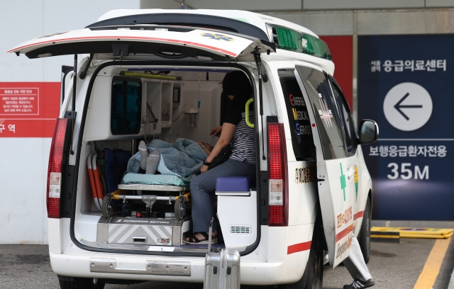 An ambulance is seen parked outside a Seoul-based hospital in this July 3 file photo. This photo is not directly related to the story. (Yonhap)