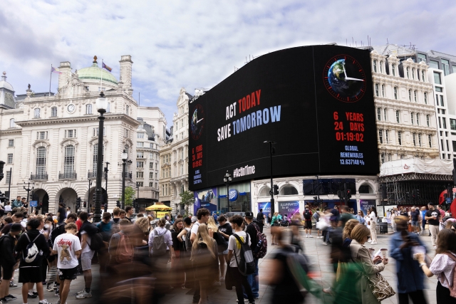 A picture of the Climate Clock in Piccadilly Circus in London, 2023 (Climate Clock)