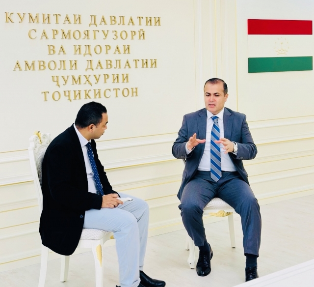 Sulton Rahimzoda(right), Chairman of the State Committee on Investments and State Property Management speaks in an interview with The Korea Herald at the office of the State Committee on Investment and State Property Management of Tajikistan in Dushanbe on June 14. (Sanjay Kumar/ The Korea Herald)