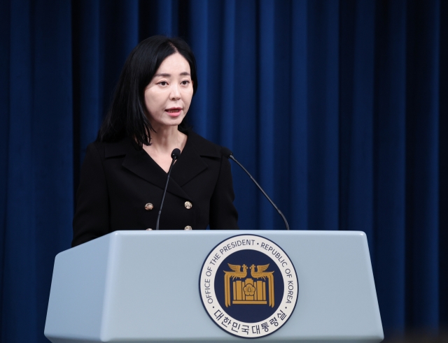 Jeong Hye-jeon, President Yoon Suk Yeol's spokesperson, speaks during a press briefing at the presidential office in Seoul on Tuesday. (Yonhap)