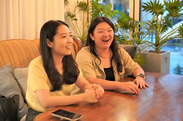 The Passion Musical actors Kim Min-ji (left) and An Yeon-gyong share their musical journeys in a recent interview with The Korea Herald at a cafe in Seocho-gu, southern Seoul. (Lee Si-jin/The Korea Herald)