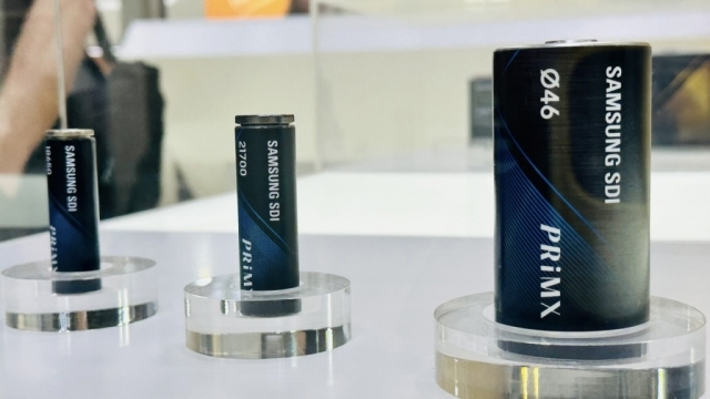 Samsung SDI displays its lineup of cylindrical batteries at the InterBattery Europe 2023 conference in Germany last year, showcasing models from left: the 18650, 21700 and next-generation 46-series. (Samsung SDI)