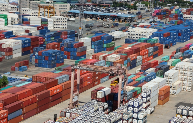 This file photo shows a container yard in South Korea's southeastern port city of Busan on Aug. 1. (Yonhap)