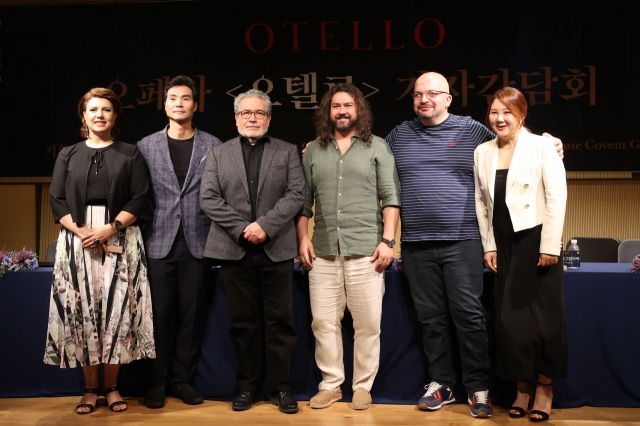 (From left) Soprano Hrachuhi Bassenz, tenor Lee Yong-hun, conductor Carlo Rizzi, tenor Teodor Ilincai, baritone Nikoloz Lagvilava and soprano Hong Ju-young, who will perform in Verdi's opera 