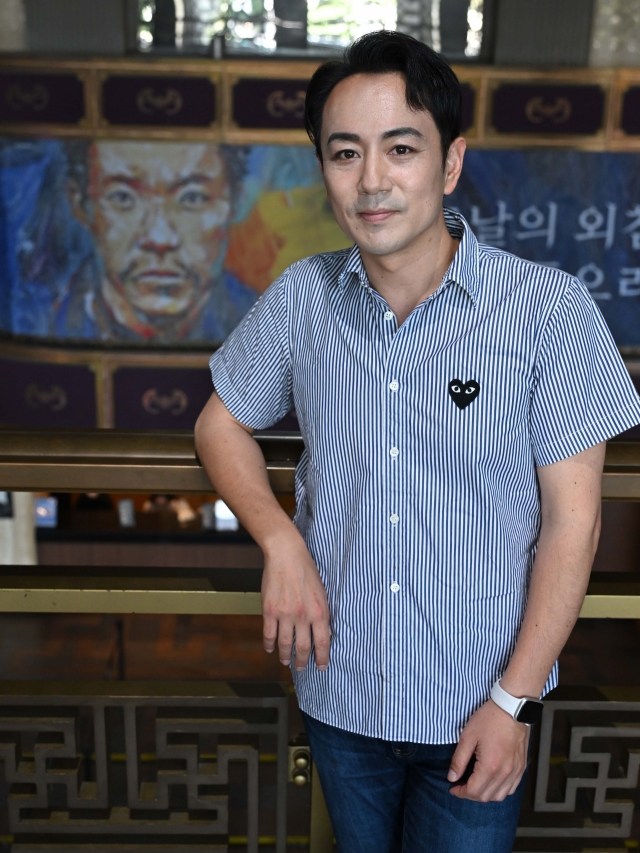 Japanese actor Nojima Naoto poses for photos during an interview with The Korea Herald on June 13 at the Seoul Center for The Performing Arts in Seoul. (Lee Sang-sub/The Korea Herald)