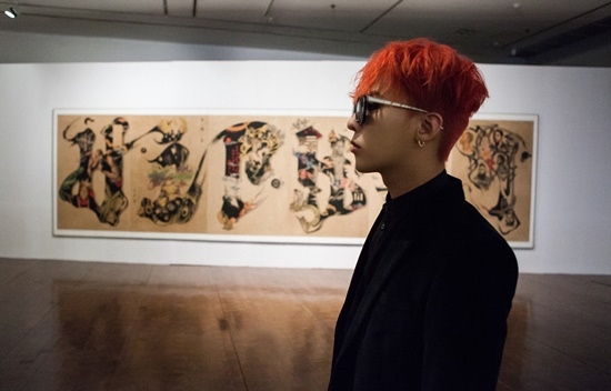 G-Dragon poses at his solo exhibition “Peaceminusone: Beyond the stage” at the Seoul Museum of Art in Seoul, June 2015. (YG Entertainment)