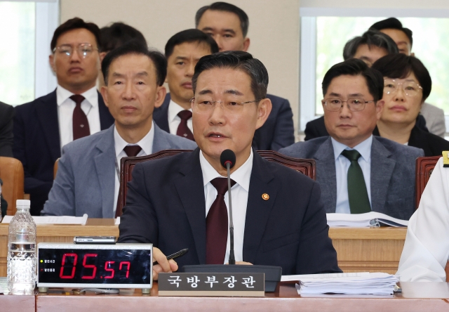 Minister of National Defense, Shin Won-sik, speaks during a meeting of the National Assembly national defense committee on Thursday. (Yonhap)