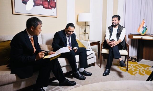 Telangana Chief Minister Revanth Reddy interacts with The Korea Herald at Lotte Hotel in Jung-gu, Seoul on Monday.( Im se-jun/ The Korea Herald)