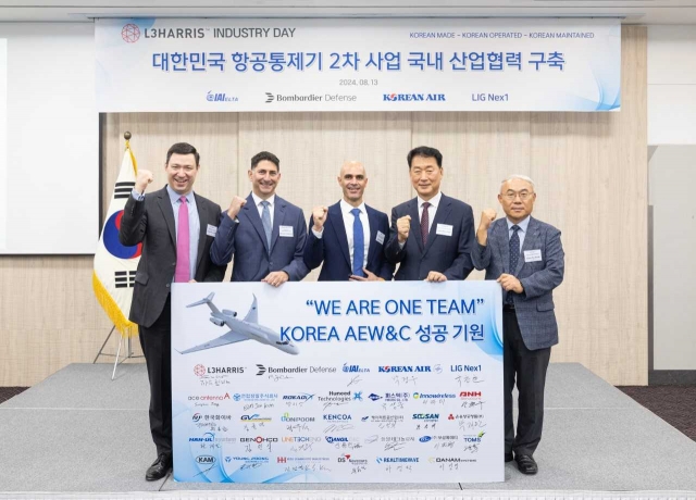 Industry leaders gather at an Industry Day event at the Air Force Hotel in Seoul, Tuesday. From left: L3Harris ISR President Jason W. Lambert, Bombardier Regional Vice President Michael Calderone, ELTA Systems general manager Asaf Sharvit, Korean Air Senior Vice President Park Jung-woo and LIG Nex1 senior managing director Kook Chan-ho (Korean Air)