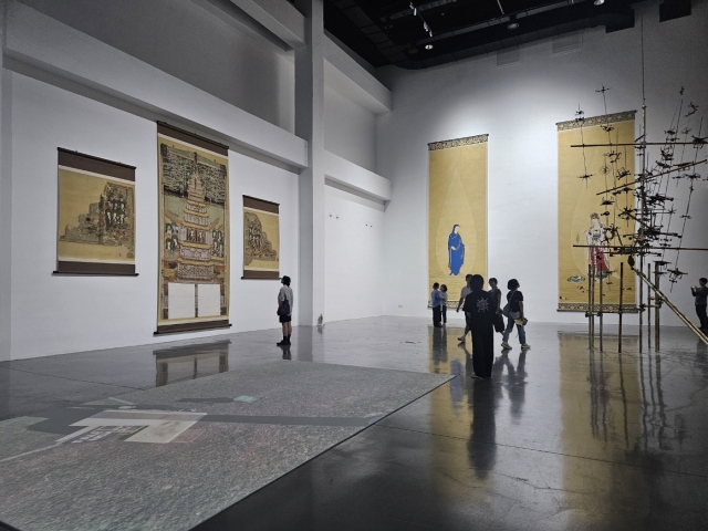 An installation view of Song Cheon's “Avalokiteshvara and Marry-The Truth Has Never Left My Side” and “The Eyes of Truth” (Park Yuna/The Korea Herald)