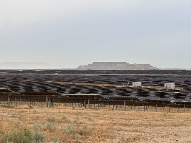 Being the first large-scale solar plant, the Masdar facility has a capacity of 230 megawatts, which generates more than 500 million kilowatt-hours per year. (The Korea Herald/ Choi Jeong-yoon)