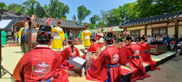 The Yeongyeongdang Feast at Changdeokgung in May 2023. (Korea Heritage Service)